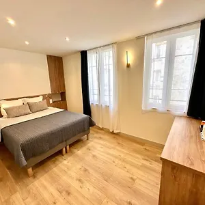 Hotel Zora, Paryż
